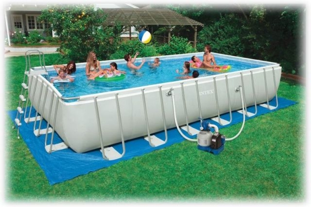 Каркасный бассейн прямоугольный Intex 28366, размер 732 x 366 x 132 см, в комплекте: (песочный насос-фильтр 6000л/ч, хлоргенератор, лестница, тент, подложка, комплект для чистки De Lux, скиммер, волейбольная сетка) 