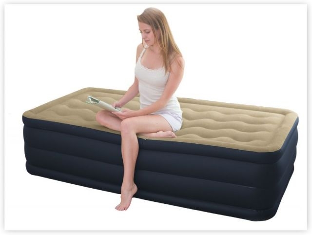 Надувная кровать односпальная Intex 67906, размер  99 х 191 х 46 см, встроенный насос 